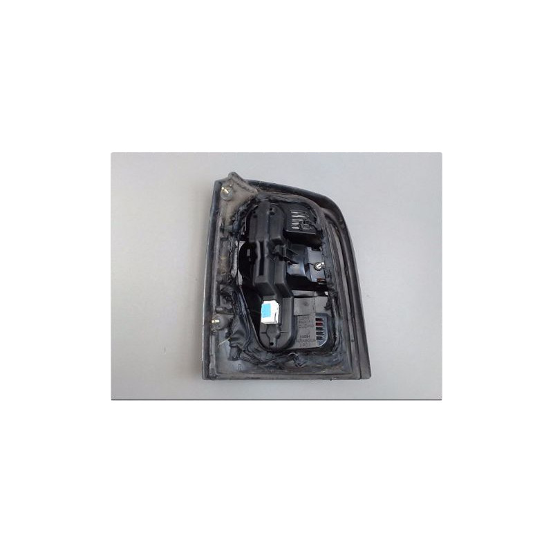 FEU ARRIERE DROIT NISSAN MICRA 92-96