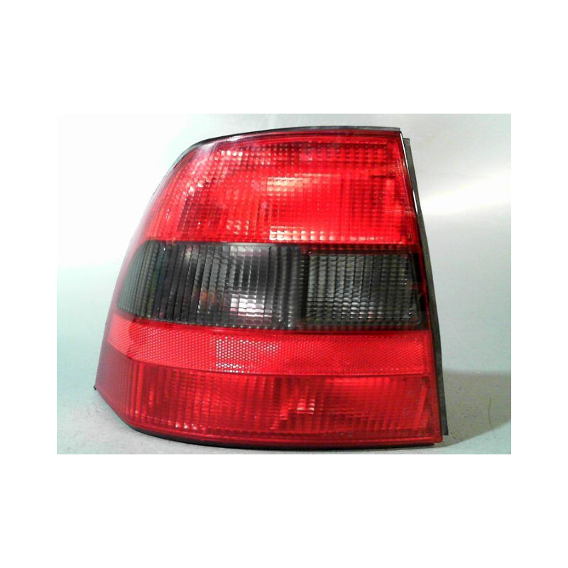 FEU ARRIERE GAUCHE  OPEL VECTRA