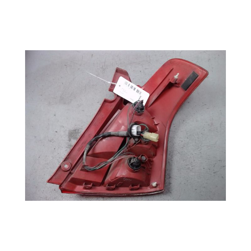 FEU ARRIERE GAUCHE  SUZUKI SWIFT