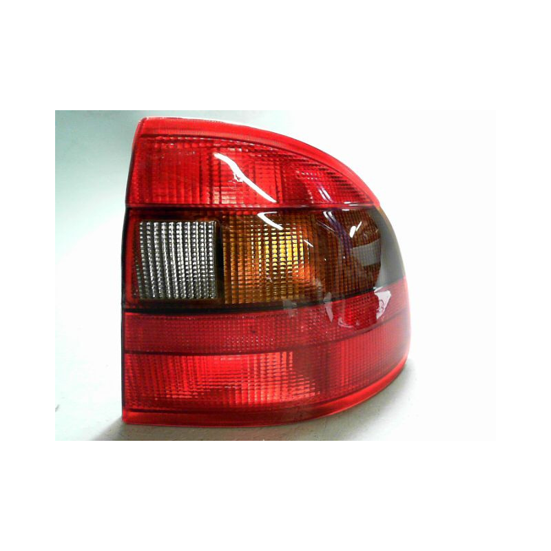 FEU ARRIERE DROIT OPEL ASTRA