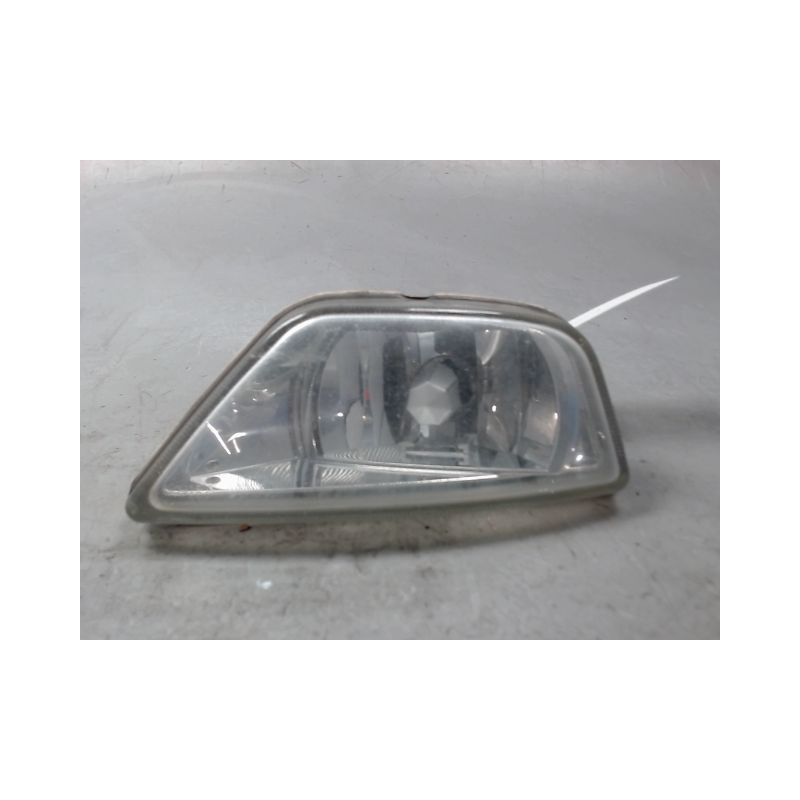 PHARE ANTIBROUILLARD AVANT DROIT FORD FOCUS 98-04