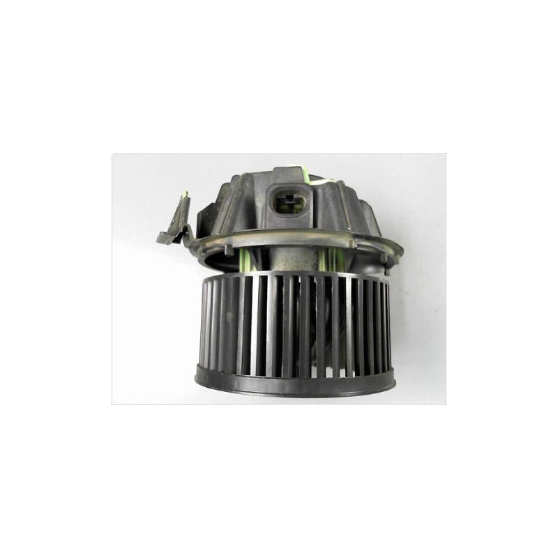 MOTEUR VENTILATEUR CHAUFFAGE DACIA DUSTER 10-13