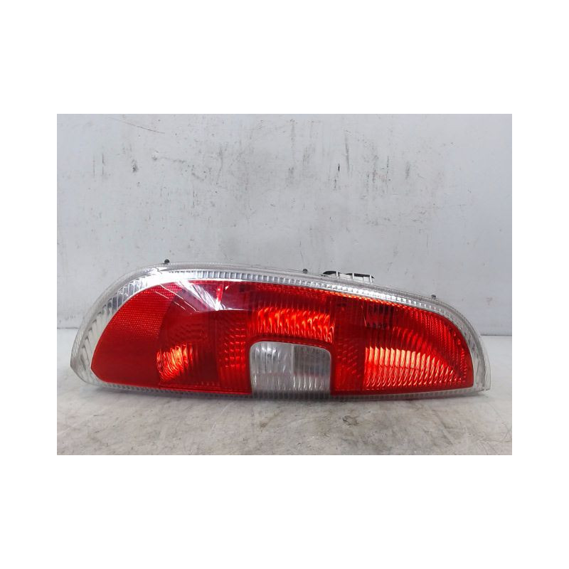 FEU ARRIERE GAUCHE  SKODA ROOMSTER