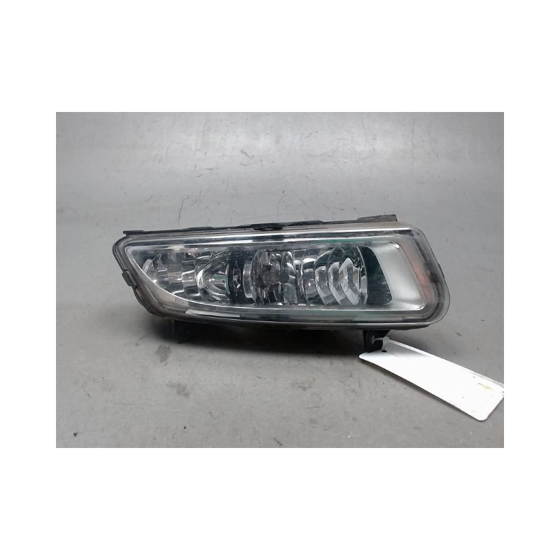 PHARE ANTIBROUILLARD AVANT DROIT VOLKSWAGEN POLO 2009-