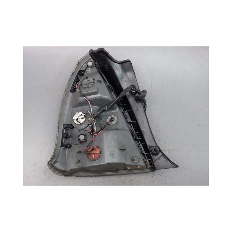FEU ARRIERE DROIT HYUNDAI ACCENT II 2001-2005