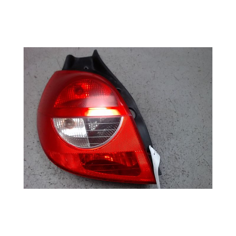 FEU ARRIERE GAUCHE  RENAULT CLIO III 2005-