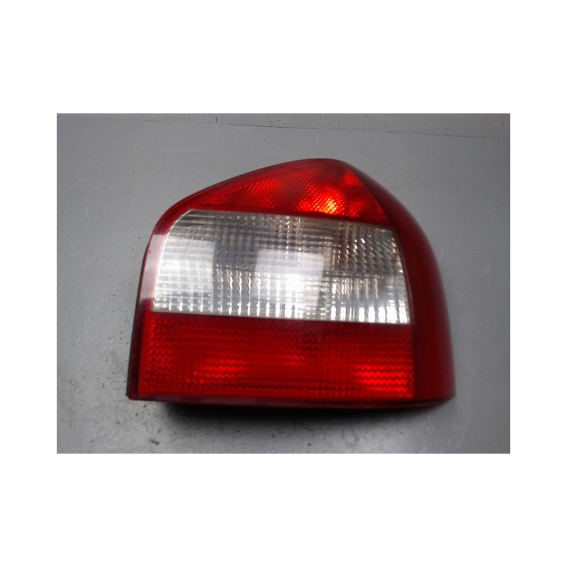 FEU ARRIERE DROIT AUDI A3 2000-2003