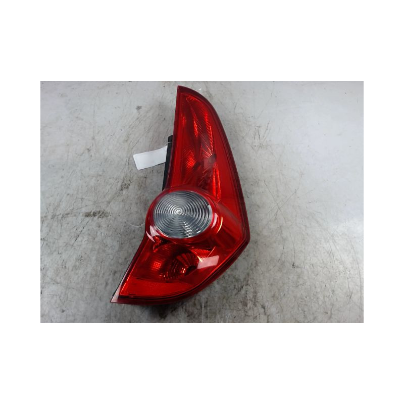FEU ARRIERE DROIT OPEL AGILA