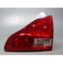 FEU ARRIERE INTERIEUR DROIT TOYOTA AVENSIS VERSO 01-03