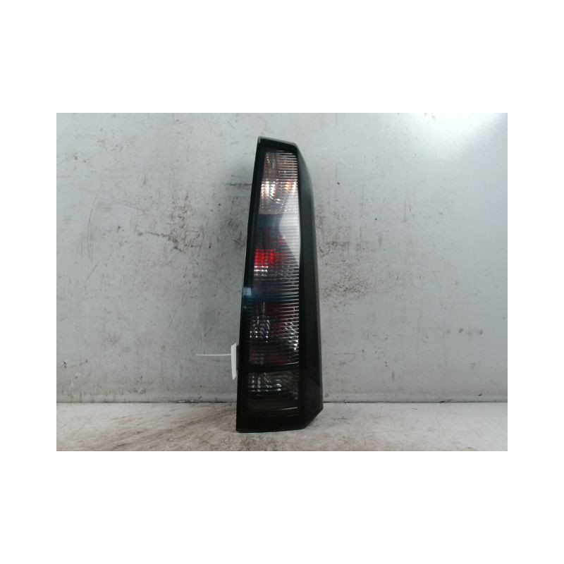 FEU ARRIERE DROIT OPEL MERIVA 2006-