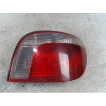 FEU ARRIERE DROIT TOYOTA YARIS -2003