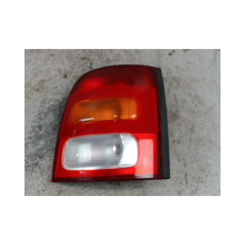 FEU ARRIERE DROIT NISSAN MICRA 98-2000