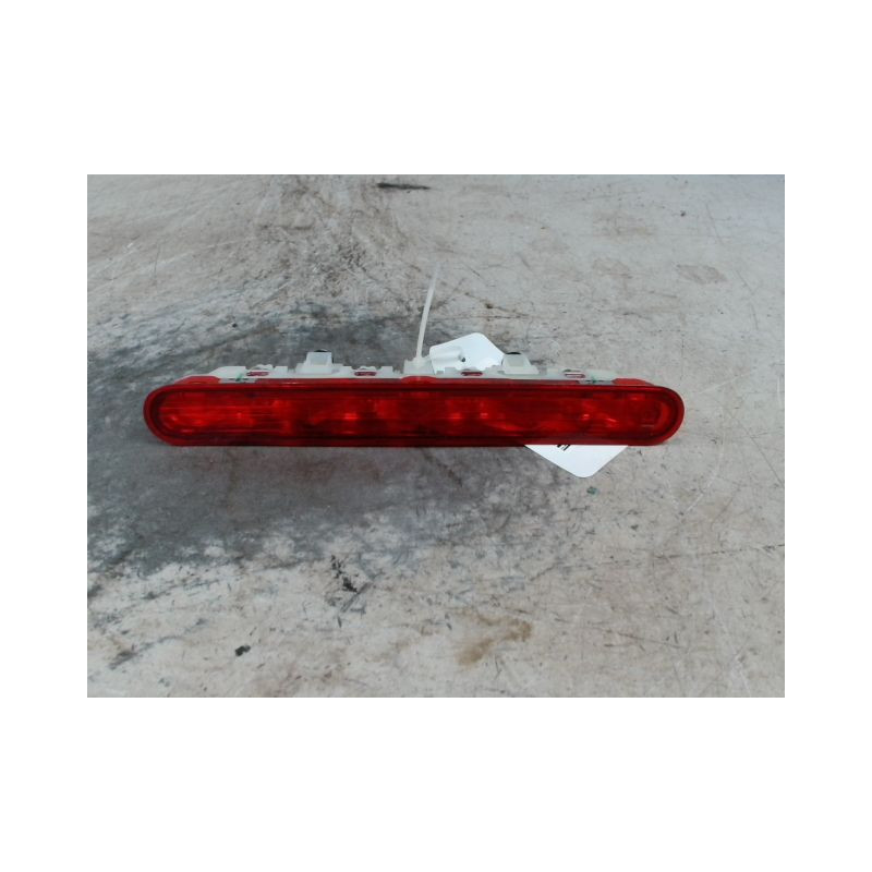 FEUX STOP SUPPLEMENTAIRE PEUGEOT 208