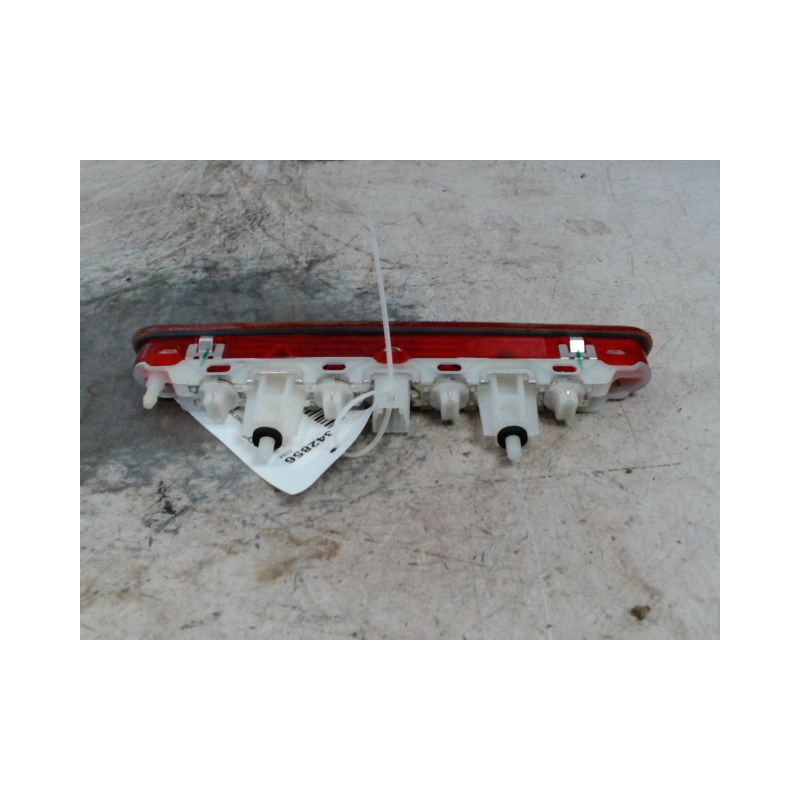 FEUX STOP SUPPLEMENTAIRE PEUGEOT 208