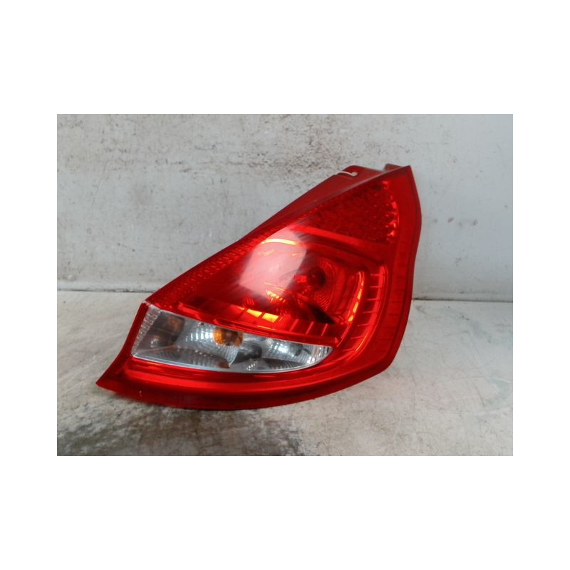 FEU ARRIERE DROIT FORD FIESTA 2005-