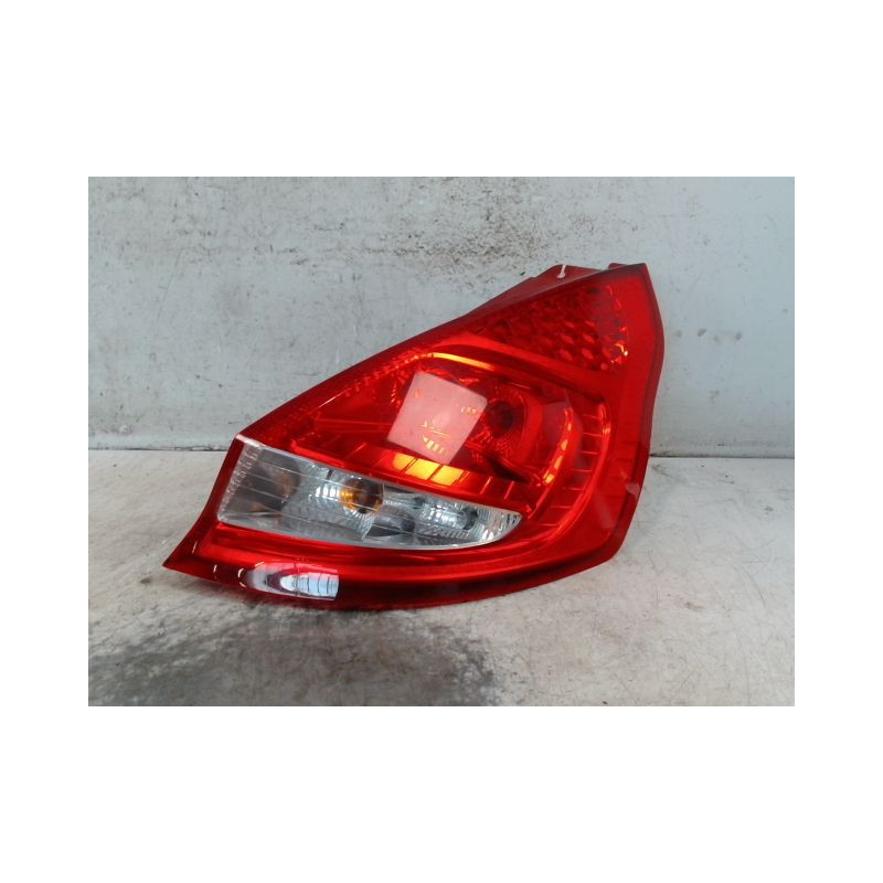 FEU ARRIERE DROIT FORD FIESTA 2005-