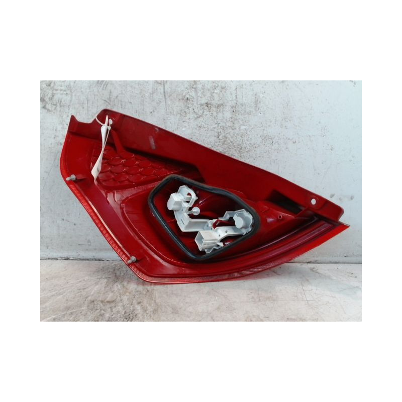 FEU ARRIERE DROIT FORD FIESTA 2005-