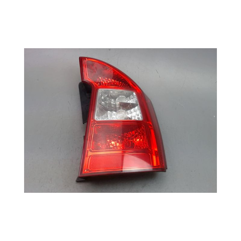 FEU ARRIERE DROIT KIA CARENS 2002-