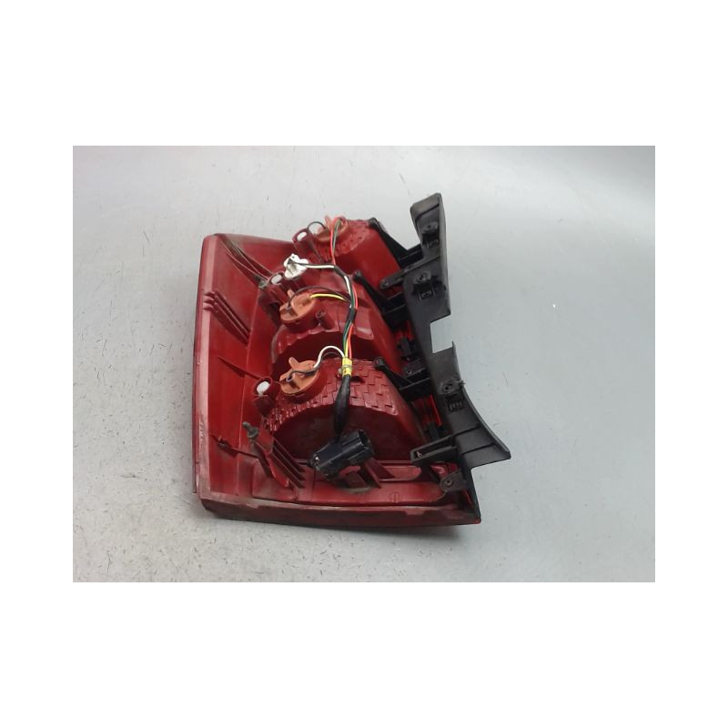FEU ARRIERE DROIT KIA CARENS 2002-