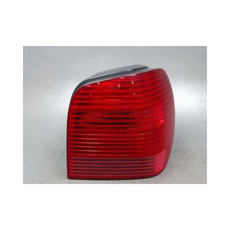 FEU ARRIERE DROIT VOLKSWAGEN POLO 99-2001