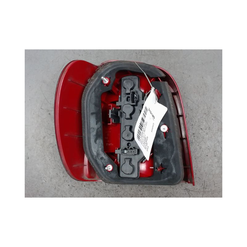 FEU ARRIERE DROIT VOLKSWAGEN POLO 99-2001