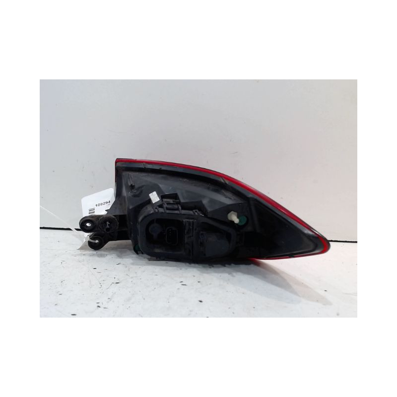 FEU ARRIERE GAUCHE  RENAULT CLIO