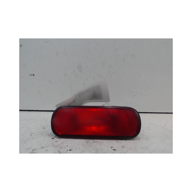FEU BROUILLARD CENTRAL ARRIERE SUZUKI SWIFT