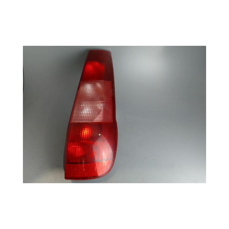 FEU ARRIERE DROIT FIAT PUNTO 1 ESSENCE