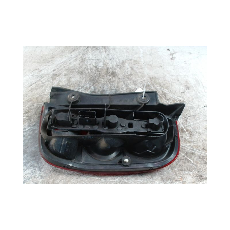 FEU ARRIERE GAUCHE  NISSAN MICRA 2003-2005