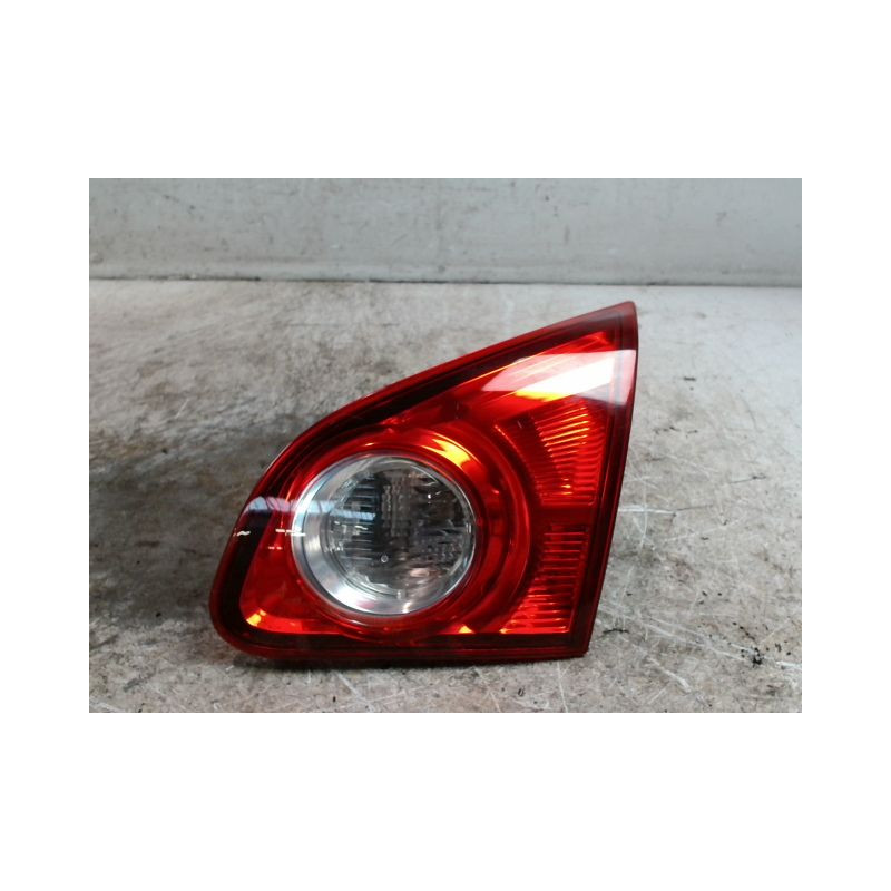 FEU ARRIERE INTERIEUR DROIT NISSAN QHASQAI 2007-