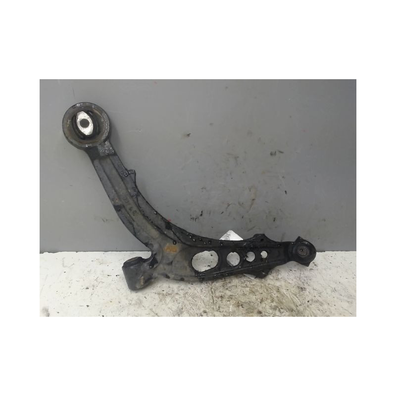 TRIANGLE INFERIEUR AVANT GAUCHE FIAT PUNTO
