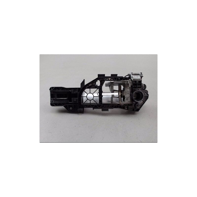 RENFORT PARE-CHOC ARRIERE  VOLKSWAGEN PASSAT SW 05-10