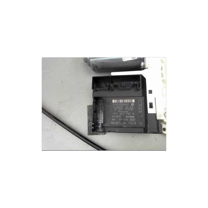 MECANISME LEVE-GLACE AVANT DROIT VOLKSWAGEN PASSAT SW 05-10