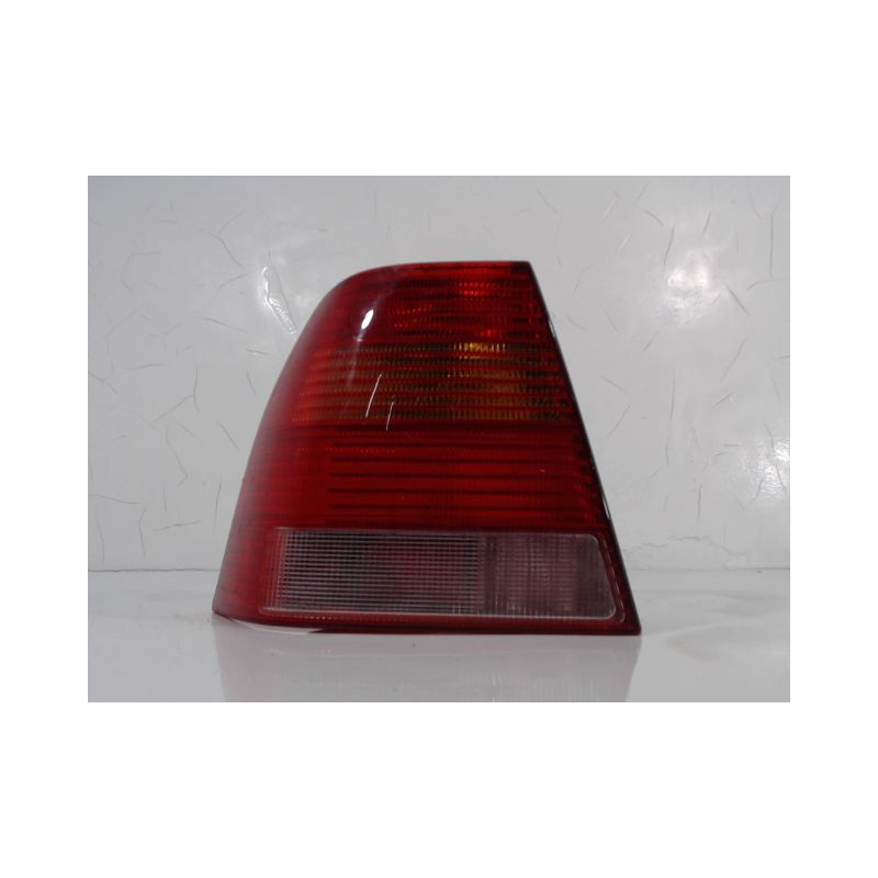 FEU ARRIERE GAUCHE  VOLKSWAGEN BORA