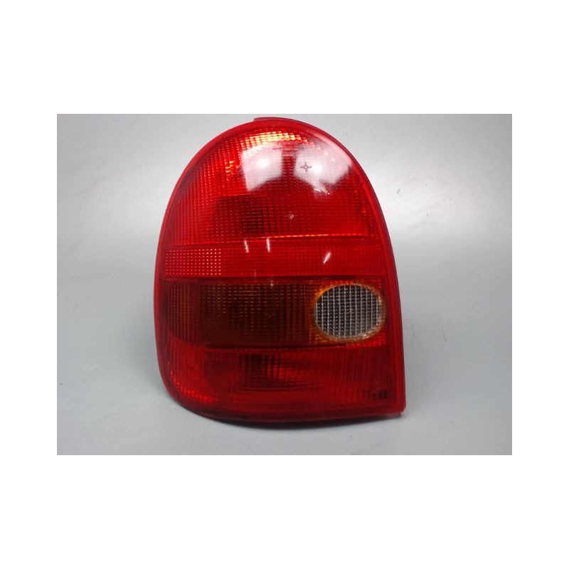 FEU ARRIERE GAUCHE  OPEL CORSA 93-97