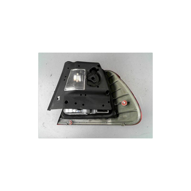 FEU ARRIERE GAUCHE  BMW SERIE 3 (E46) 01-2005