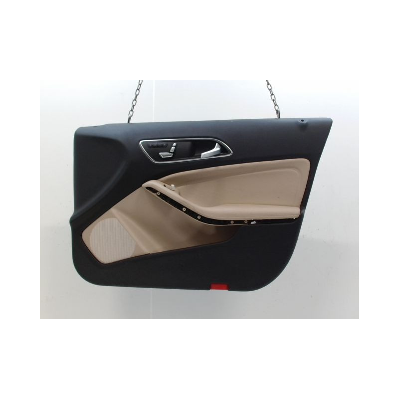 GARNITURE PORTE AVANT DROIT MERCEDES GLA
