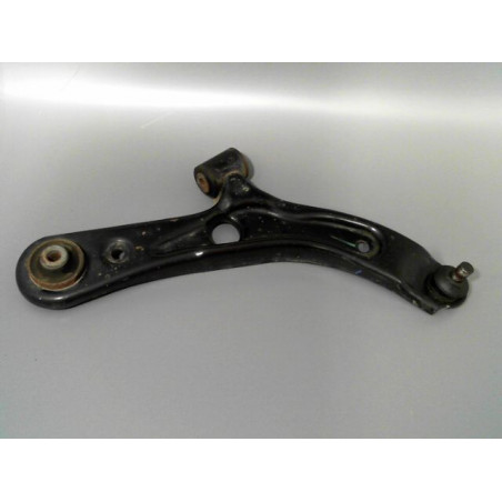 TRIANGLE INFERIEUR AVANT DROIT SUZUKI SWIFT -03/05