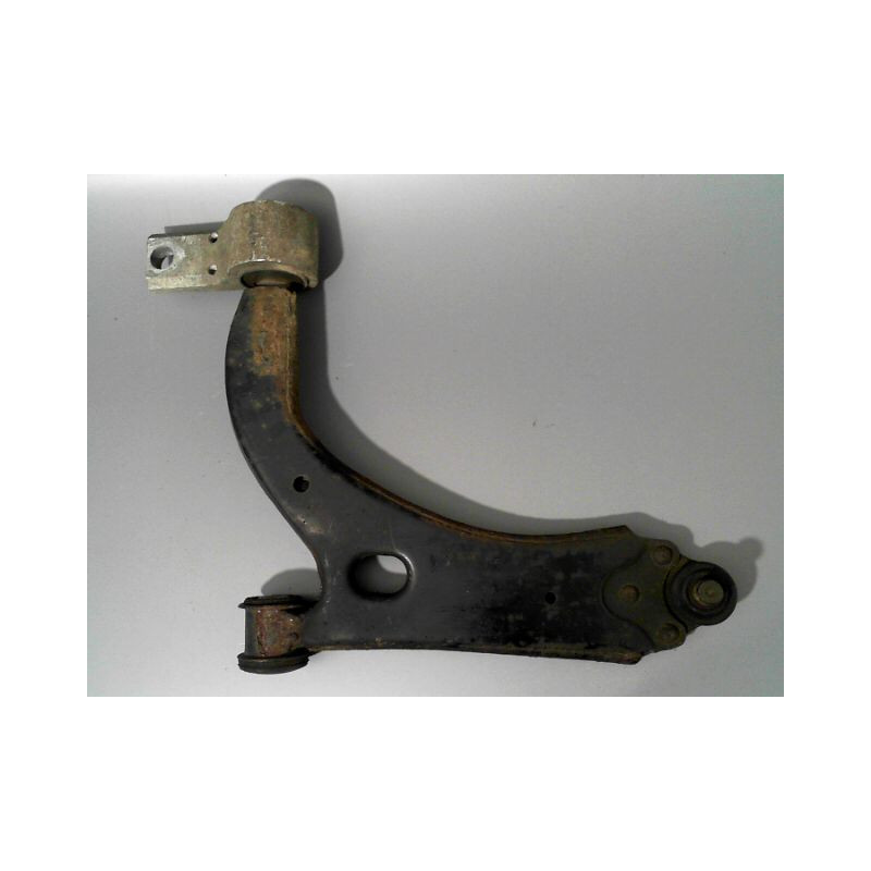 TRIANGLE INFERIEUR AVANT GAUCHE FORD FIESTA 02 -05