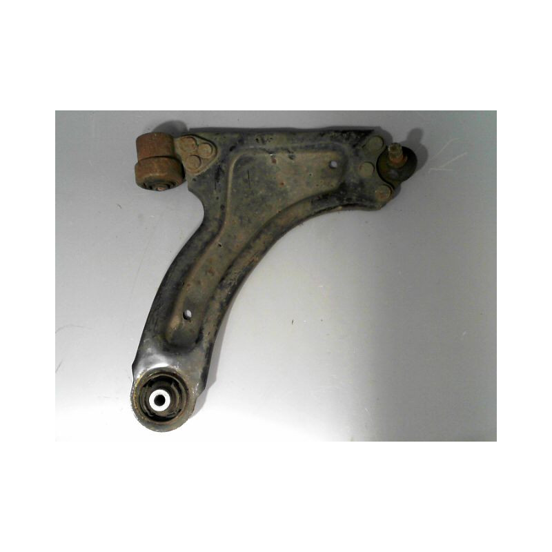 TRIANGLE INFERIEUR AVANT DROIT OPEL CORSA 97-2000