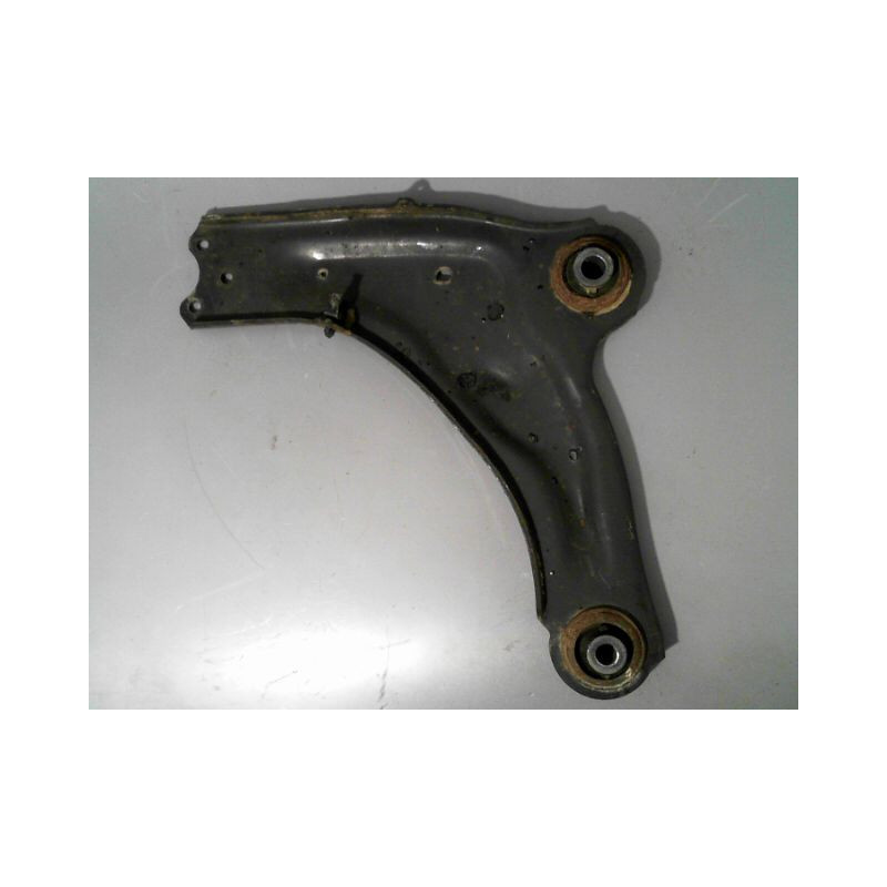 TRIANGLE INFERIEUR AVANT GAUCHE RENAULT LAGUNA II 00-2005