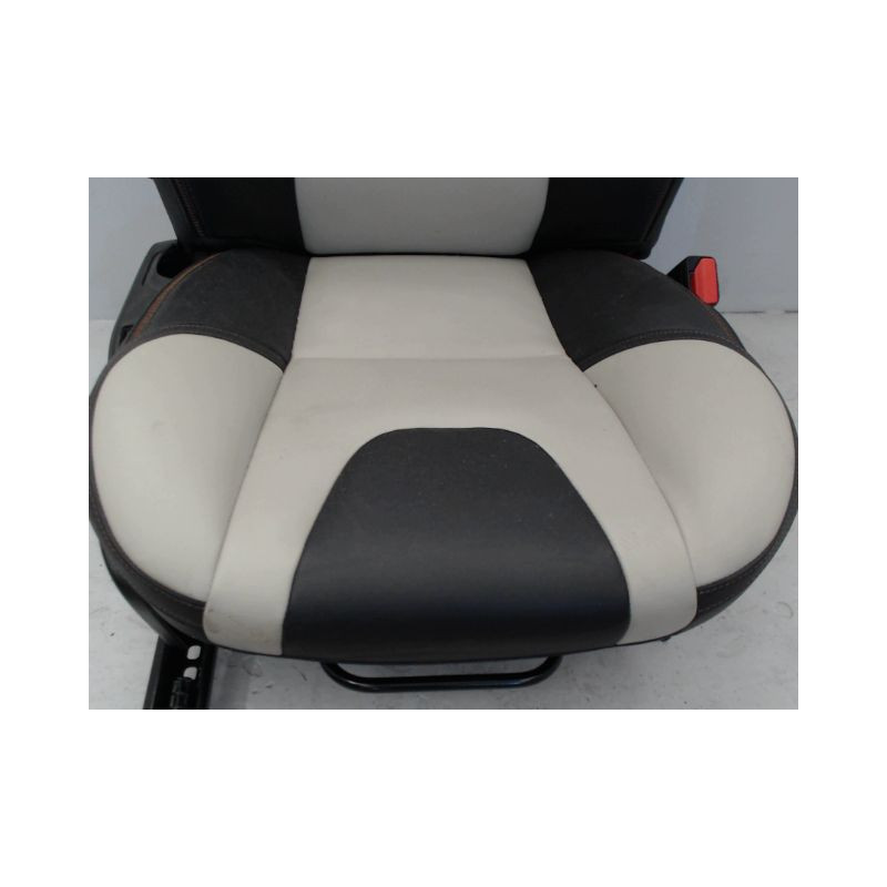 SIEGE AVANT DROIT VOLVO V40 2000-
