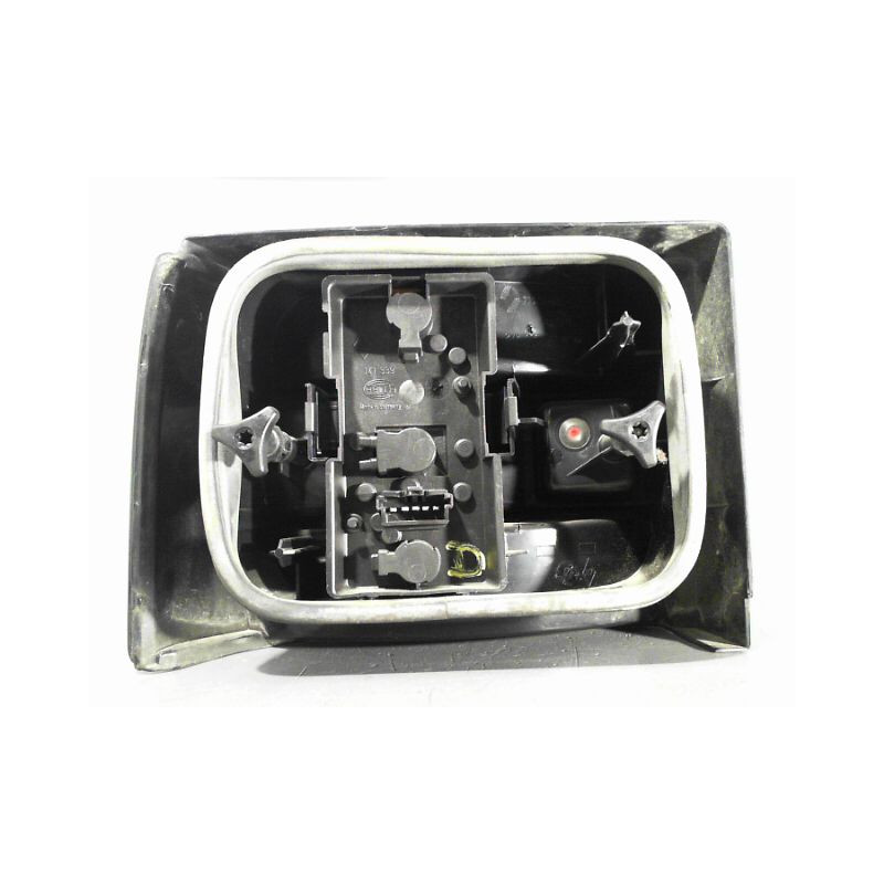 FEU ARRIERE DROIT RENAULT R19