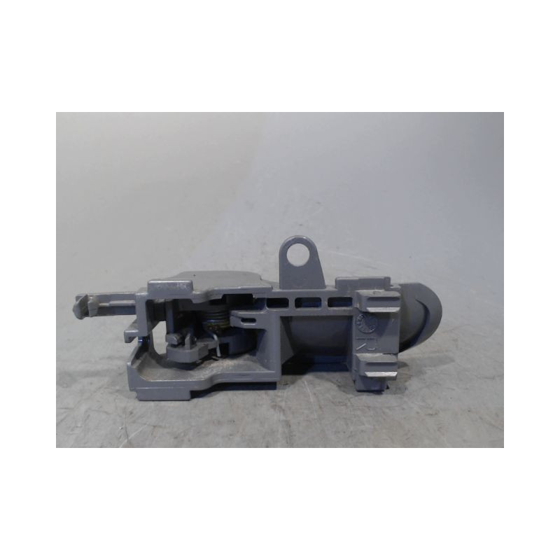 POIGNEE INTERIEURE PORTE AVANT DROIT PEUGEOT 107 3P