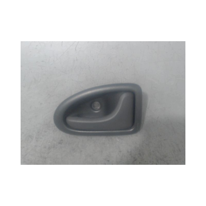 POIGNEE INTERIEURE PORTE ARRIERE DROIT RENAULT CLIO II CAMPUS 06-