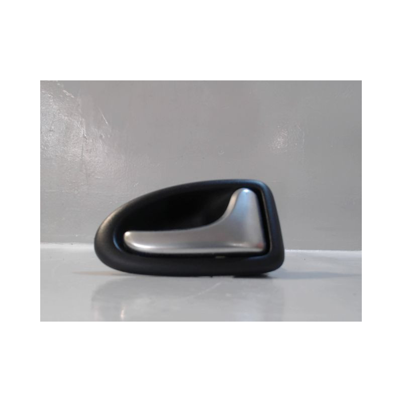 POIGNEE INTERIEURE PORTE ARRIERE DROIT RENAULT CLIO II PH.2 01-06