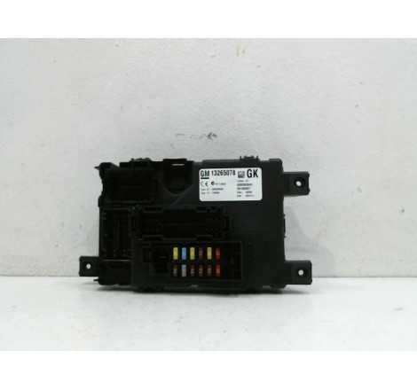 PLATINE FUSIBLE AV