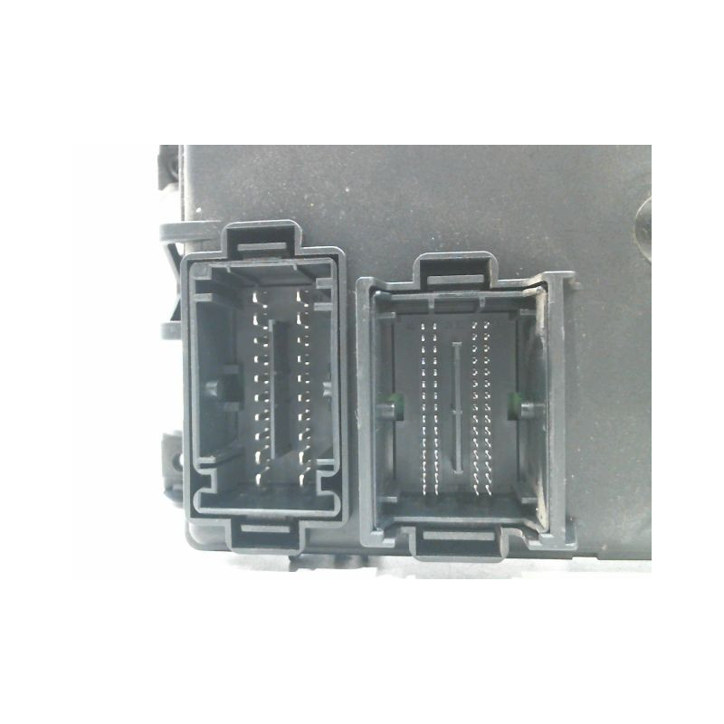 PLATINE FUSIBLE AVANT OPEL CORSA