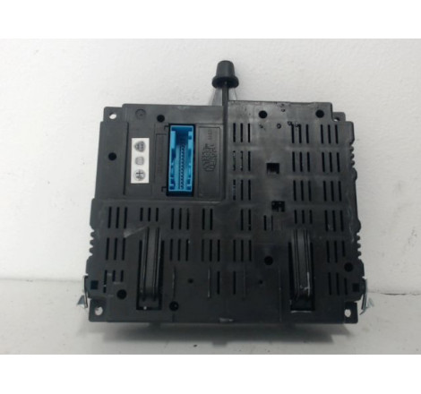 PLATINE FUSIBLE AV