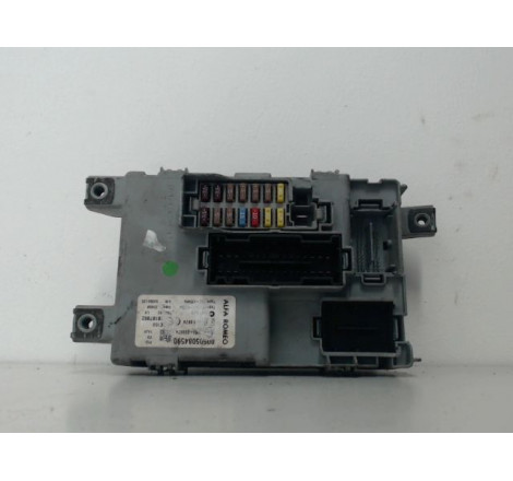 PLATINE FUSIBLE HABITACLE
